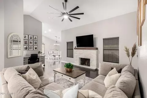 9126 W Banff Ln, Peoria, AZ 85381