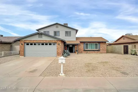 5228 W Ironwood Dr, Glendale, AZ 85302
