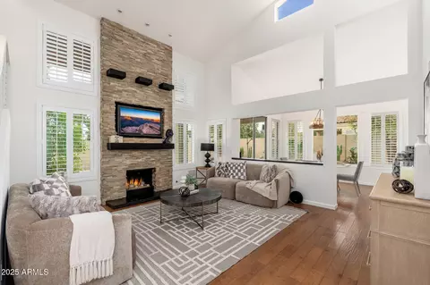4151 E Mercer Ln, Phoenix, AZ 85028