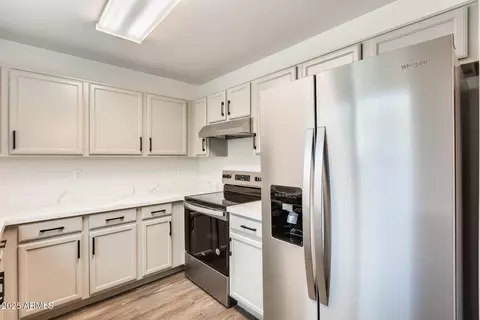 Kitchen - 11229 Emelita Ave, Mesa, AZ 85208 photo 2 of 5