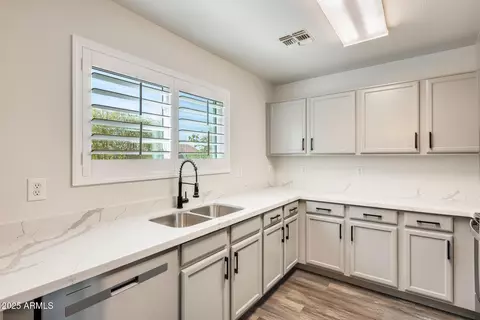 Kitchen - 11229 Emelita Ave, Mesa, AZ 85208 photo 1 of 5