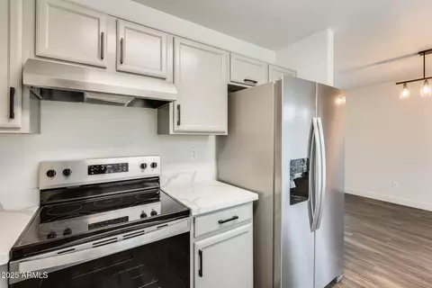 Kitchen - 11229 Emelita Ave, Mesa, AZ 85208 photo 4 of 5