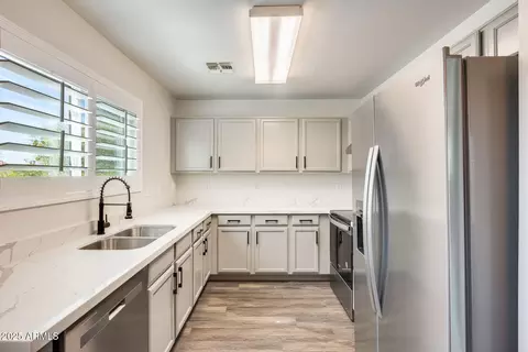 Kitchen - 11229 Emelita Ave, Mesa, AZ 85208 photo 3 of 5