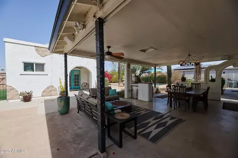 Exterior - 2002 E Mitchell Dr, Phoenix, AZ 85016 photo 3 of 12