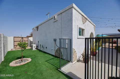 Exterior - 2002 E Mitchell Dr, Phoenix, AZ 85016 photo 2 of 12