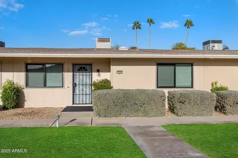 10924 W Santa Fe Dr, Sun City, AZ 85351