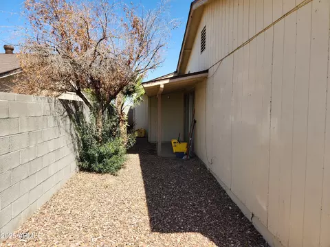 Exterior - 4101 E Nancy Ln, Phoenix, AZ 85042 photo 3 of 4