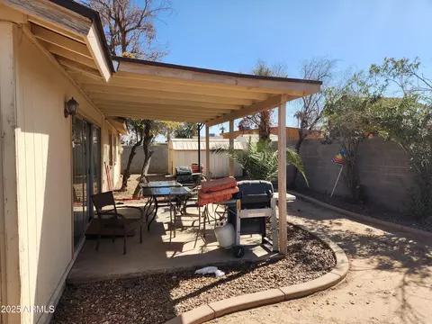 Exterior - 4101 E Nancy Ln, Phoenix, AZ 85042 photo 4 of 4