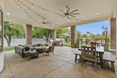 Exterior - 2170 E Caroline Ln, Tempe, AZ 85284 photo 4 of 21