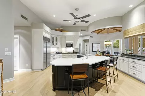 Kitchen - 2170 E Caroline Ln, Tempe, AZ 85284 photo 2 of 3