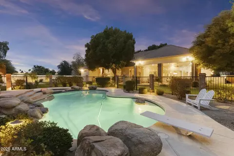 Exterior - 2170 E Caroline Ln, Tempe, AZ 85284 photo 16 of 21