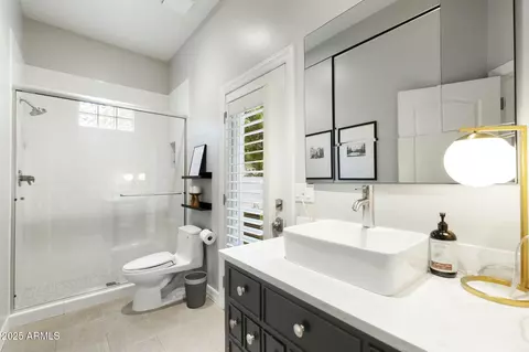 Bath - 2170 E Caroline Ln, Tempe, AZ 85284 photo 3 of 4