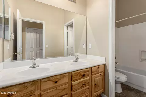 Bath - 4109 E Del Rio St, Gilbert, AZ 85295 photo 3 of 3