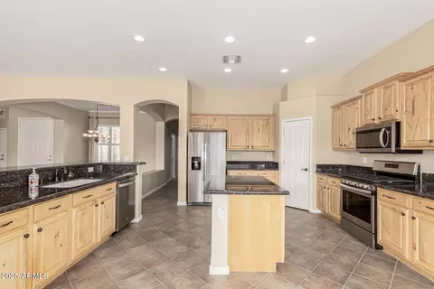 Kitchen - 4109 E Del Rio St, Gilbert, AZ 85295 photo 2 of 2