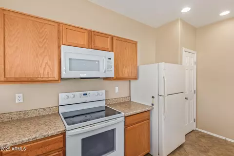 Kitchen - 5828 E Hoover Ave, Mesa, AZ 85206 photo 4 of 4