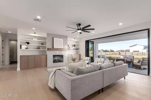 2578 E Arrowhead Trl, Gilbert, AZ 85297 photo 4