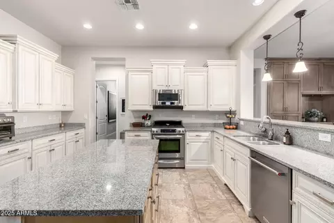 Kitchen - 3556 E Ivanhoe St, Gilbert, AZ 85295 photo 4 of 5