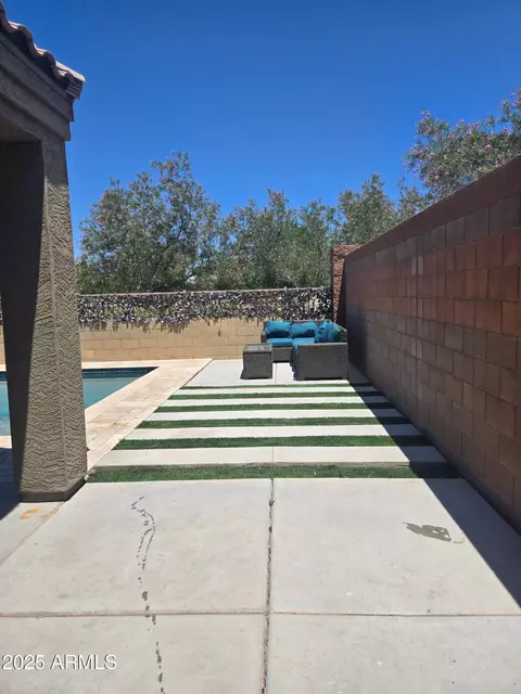 9302 W Georgia Ave, Glendale, AZ 85305 photo 5