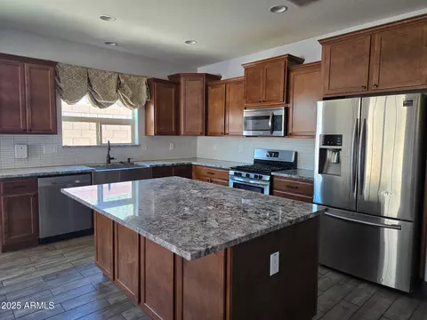 9302 W Georgia Ave, Glendale, AZ 85305 photo 8