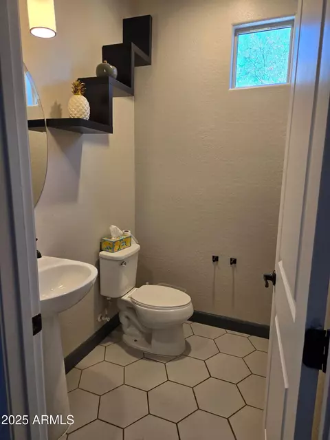 9302 W Georgia Ave, Glendale, AZ 85305 photo 7