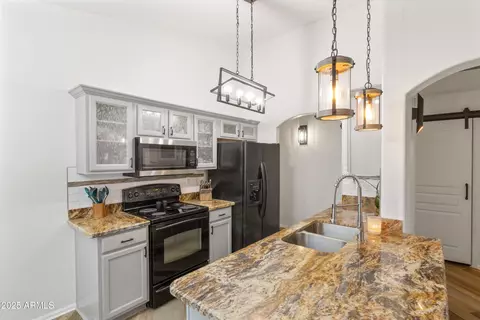 974 E Palomino Way, San Tan Valley, AZ 85143