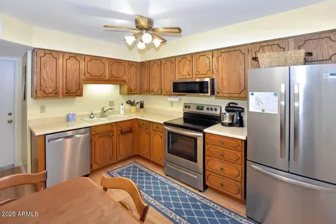 Kitchen - 4328 E Capri Ave #171, Mesa, AZ 85206 photo 2 of 4