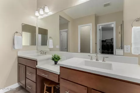 Bath - 7630 E Knoll St, Mesa, AZ 85207 photo 3 of 6
