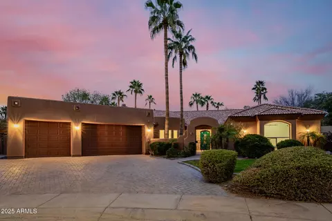 8924 E Charter Oak Dr, Scottsdale, AZ 85260