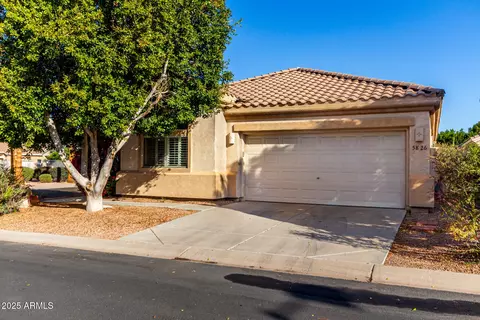 Exterior - 5826 E Nathan St, Mesa, AZ 85215 photo 4 of 13