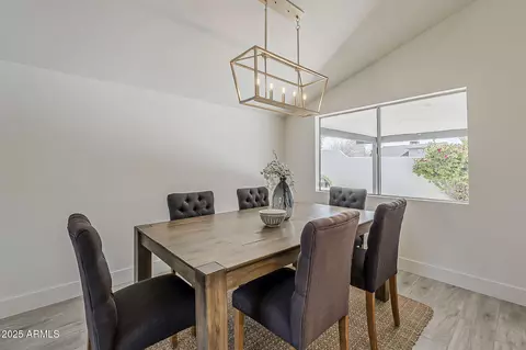 Dining - 3369 W Sandra Ter, Phoenix, AZ 85053 photo 2 of 7