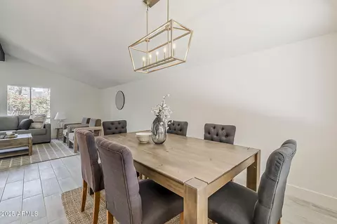 Dining - 3369 W Sandra Ter, Phoenix, AZ 85053 photo 3 of 7