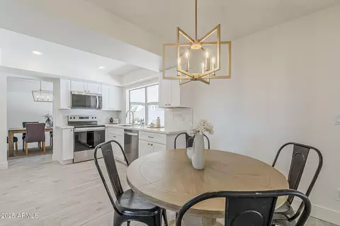 Dining - 3369 W Sandra Ter, Phoenix, AZ 85053 photo 6 of 7