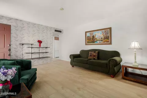 Living - 3324 W Pershing Ave, Phoenix, AZ 85029 photo 1 of 2
