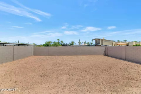 Exterior - 6735 N 9th Dr, Phoenix, AZ 85013 photo 4 of 4