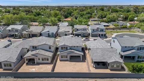 View/Area - 6735 N 9th Dr, Phoenix, AZ 85013 photo 1 of 1