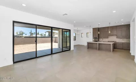 Living - 6735 N 9th Dr, Phoenix, AZ 85013 photo 1 of 3