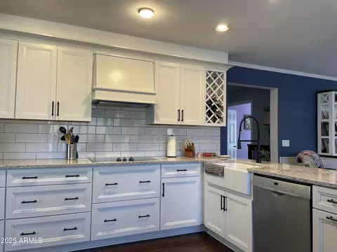 2542 S Rowen St, Mesa, AZ 85209 photo 2