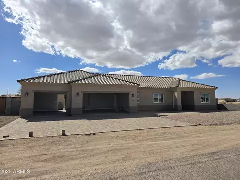 3915 N Hohokam Dr, Eloy, AZ 85131