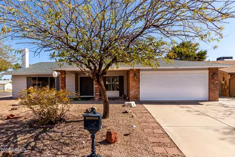 11451 S Half Moon Dr, Phoenix, AZ 85044
