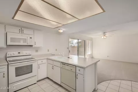 Kitchen - 11451 S Half Moon Dr, Phoenix, AZ 85044 photo 2 of 5