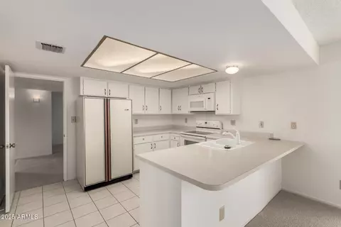Kitchen - 11451 S Half Moon Dr, Phoenix, AZ 85044 photo 1 of 5