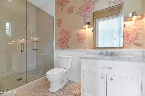 Bath - 5446 Exeter Blvd, Phoenix, AZ 85018 photo 8 of 10