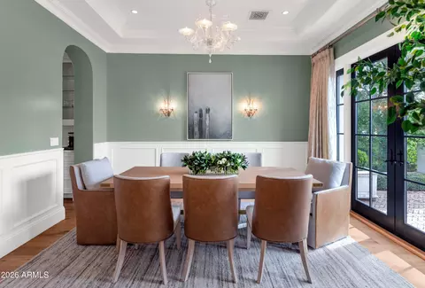 Dining - 5446 Exeter Blvd, Phoenix, AZ 85018 photo 3 of 3