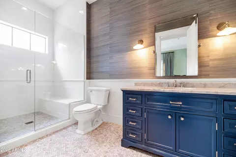 Bath - 5446 Exeter Blvd, Phoenix, AZ 85018 photo 9 of 10