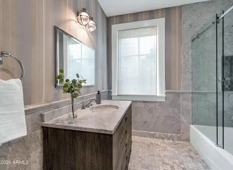Bath - 5446 Exeter Blvd, Phoenix, AZ 85018 photo 6 of 10