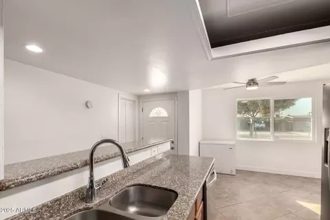 3027 S Clementine Dr, Tempe, AZ 85282 photo 10
