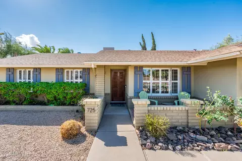 725 E Country Gables Dr, Phoenix, AZ 85022
