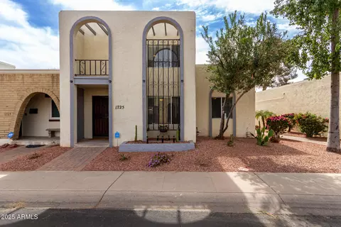 1725 W Marlette Ave, Phoenix, AZ 85015