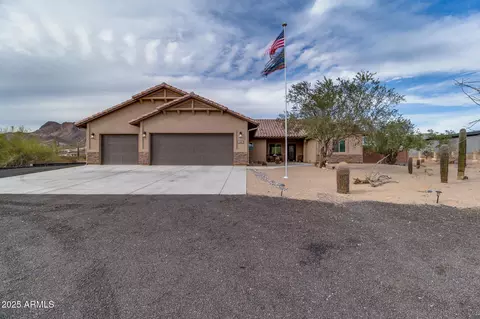 156 E Frontier St, Apache Junction, AZ 85119