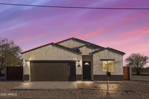 211 W Alsdorf Rd, Eloy, AZ 85131